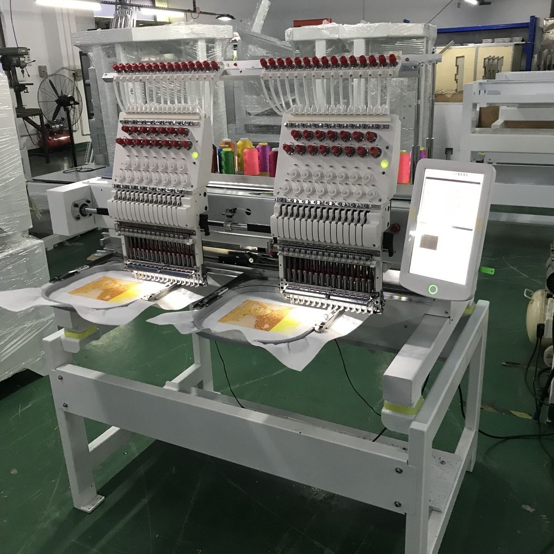 2 tèt brode machin.jpg 2 heads embroidery machine.jpg